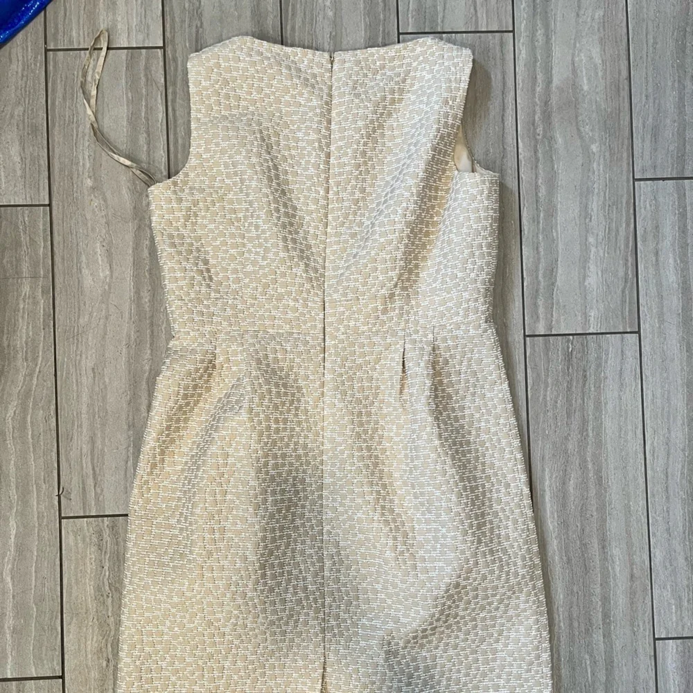 Tahari Arthur S. Levine Gold & White Dress Size 12 - Picture 8 of 9